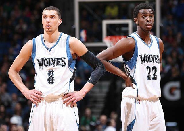 当孔德梅开二度帮助巴萨反超比分时，法兰克福球迷彻底炸了（孔德双响助巴萨实现反超，法兰克福看台瞬间炸锅）